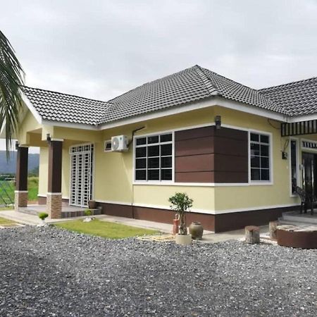 Damai D Homestay Kangar Exterior photo