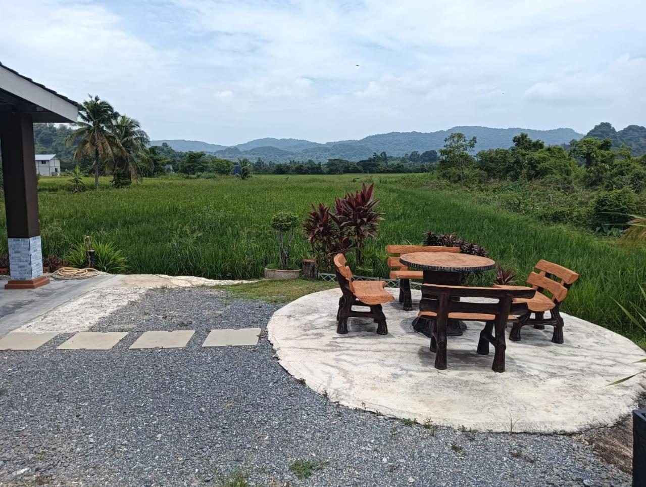 Damai D Homestay Kangar Exterior photo
