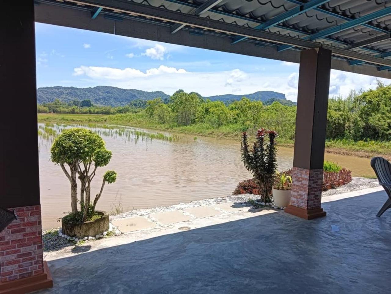 Damai D Homestay Kangar Exterior photo